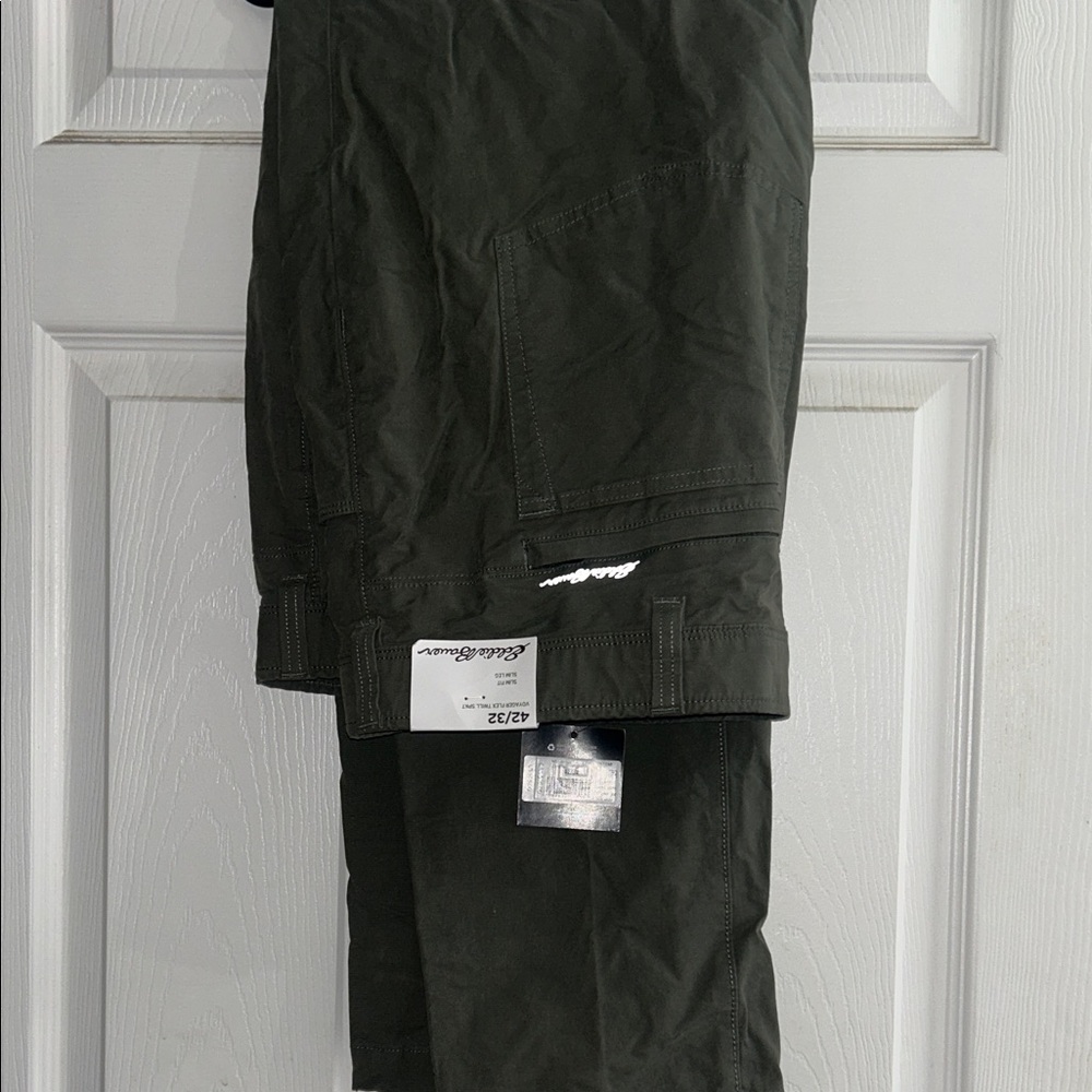 Eddie Bauer NWT Voyager Flex Twill Pants 42/32 dress pants Mens
